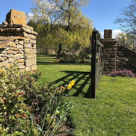 奇彭纳姆The Manor Farm Alderton别墅 外观 照片