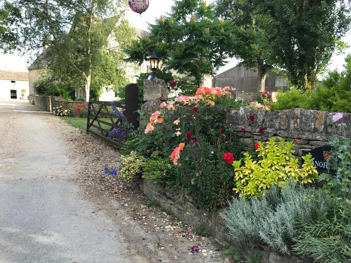 奇彭纳姆The Manor Farm Alderton别墅 外观 照片
